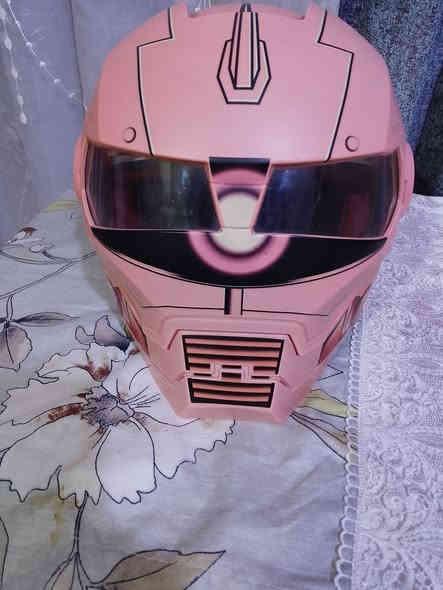 خوذة دراجة نارية اصليه للبيع السعر خاص بصره الاتصال على الرقم التالي ***********
