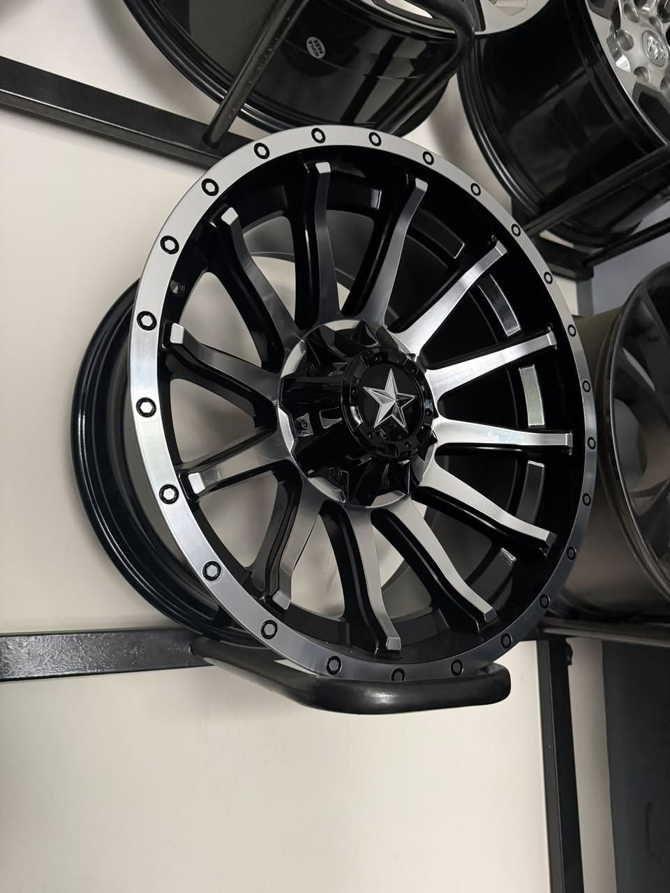 سلام عليكم شباب وصول حاوية اطارات جميع القياسات العنوان بغداد حي العامل مجمع الواسطي متواجدين طيلة ايام الأسبوع رقم الهاتف ***********
