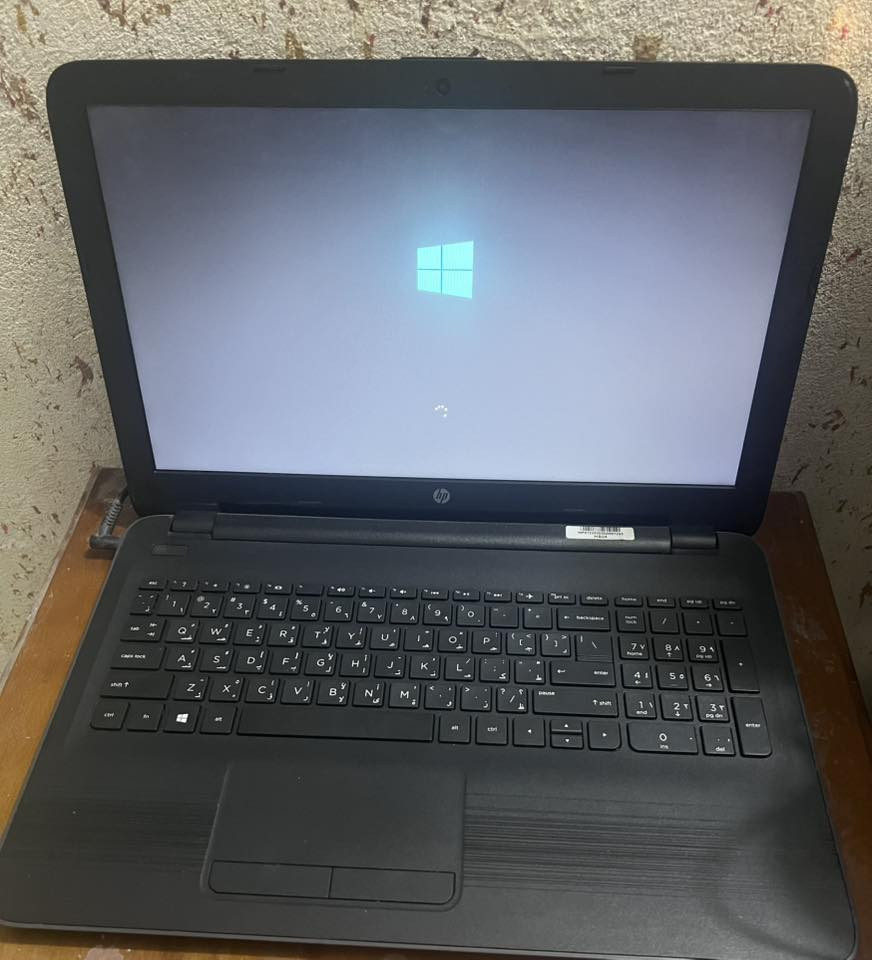 لابتوب hp للبيع ب ٣٥٠ وبيه مجال للشراي  ***********

