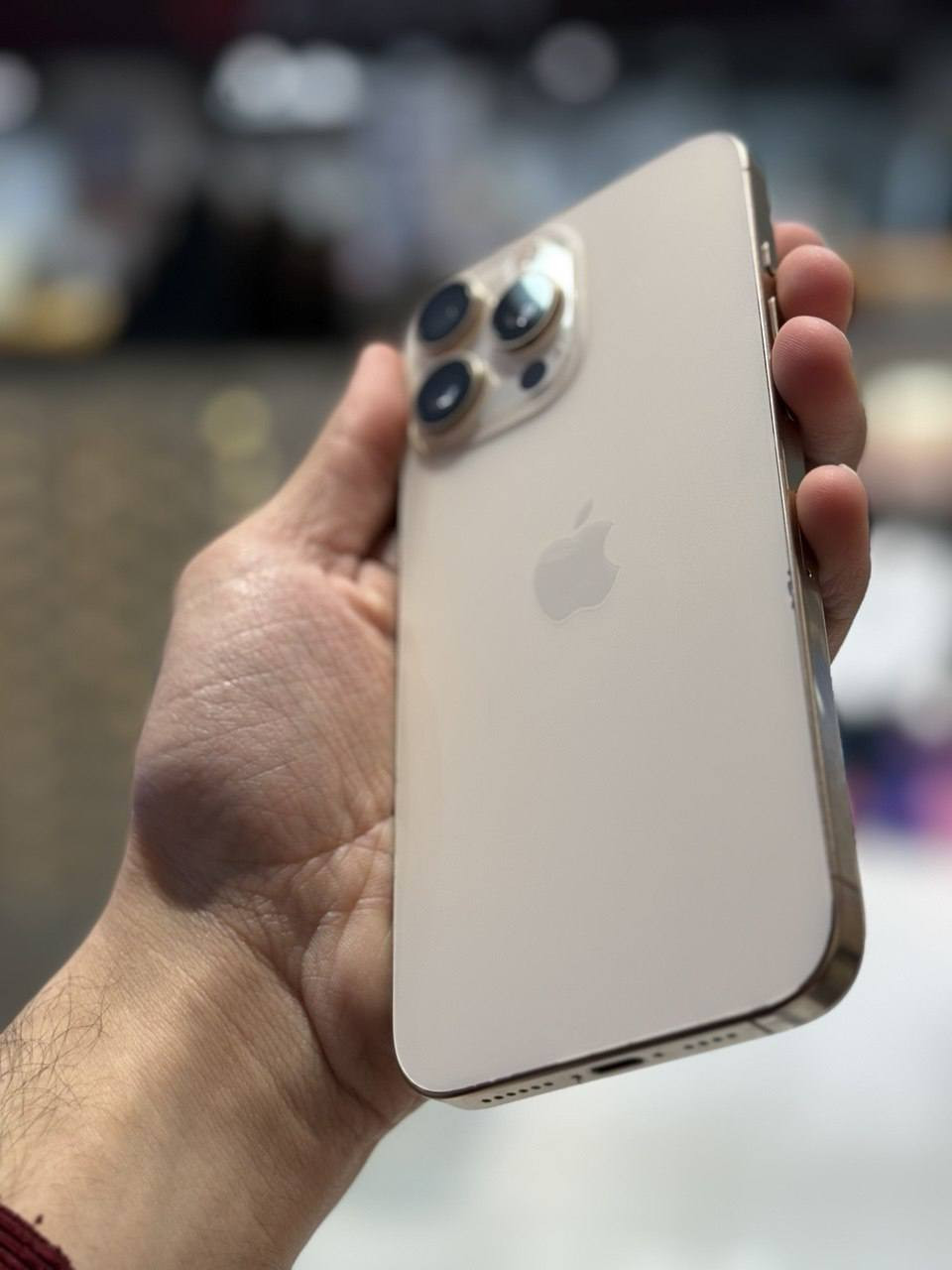 ايفون 16 برو ماكس 
جهاز جديد ومكفول من كلشي
 جهاز ماستر حته بعده ما خلصان 
مستبدل شاشاه 
نموذج m
ذاكره 256 
بطاريه 87 
اتصال او واتساب 
***********
مكاني حله او مراوس 
سعر 950
