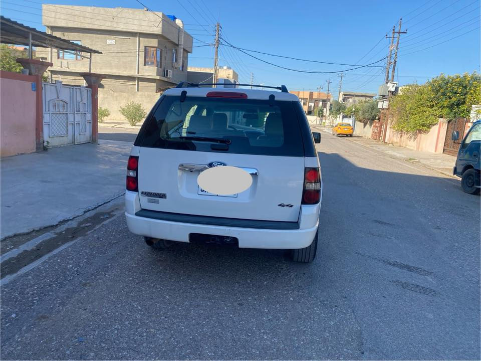 • مكان السيارة: كركوك

 للتواصل ***********

* المحرك: 6 سلندر - 4000cc

أضرار السيارة: سالمة من اي حادث 
- 

• كفالة المحرك والكير والصدر

ر تفاصيل إضافية:

• رقم السيارة: اربيل 

• باسم المالك تحويل مباشر

• السنوية نافذة لغاية 2026

• لون السيارة: أبيض

• إطارات جديدة

للتواصل:***********

السعر: 130 ورقة - قابل للتفاوض
