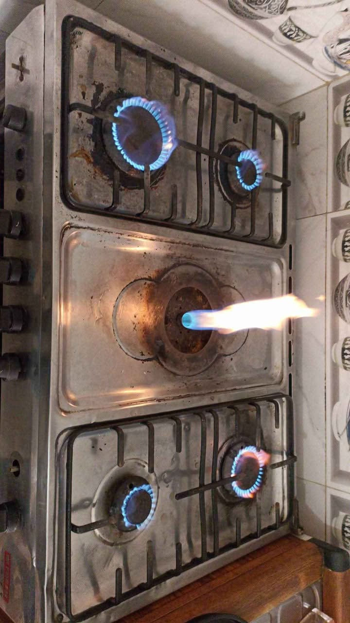 السلام عليكم ورحمه الله وبركاته 
طباخات نظيفات شغالات حتى الفرن يشتغل للبيع مكانه الطشاش للاتصال *********** وسعرهن مناسب دهل اوران, واسط
