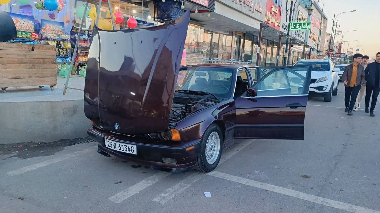 BMW91 گێڕتۆماتیک بیلاد بیستە کراوەتە بیستوپێنج تەبرید بەشەرت وگێڕومەکینە بەشەرت دوو  جام کارە بایە سلایدە بستێ لێدانی هه یە لە پێشەوە سەنەوی بەناوی خۆمە وەیە یە تا 2027تازەیە کارت بەنزینی هه یە سعری 68 ڕەقەم مۆبایل ***********
