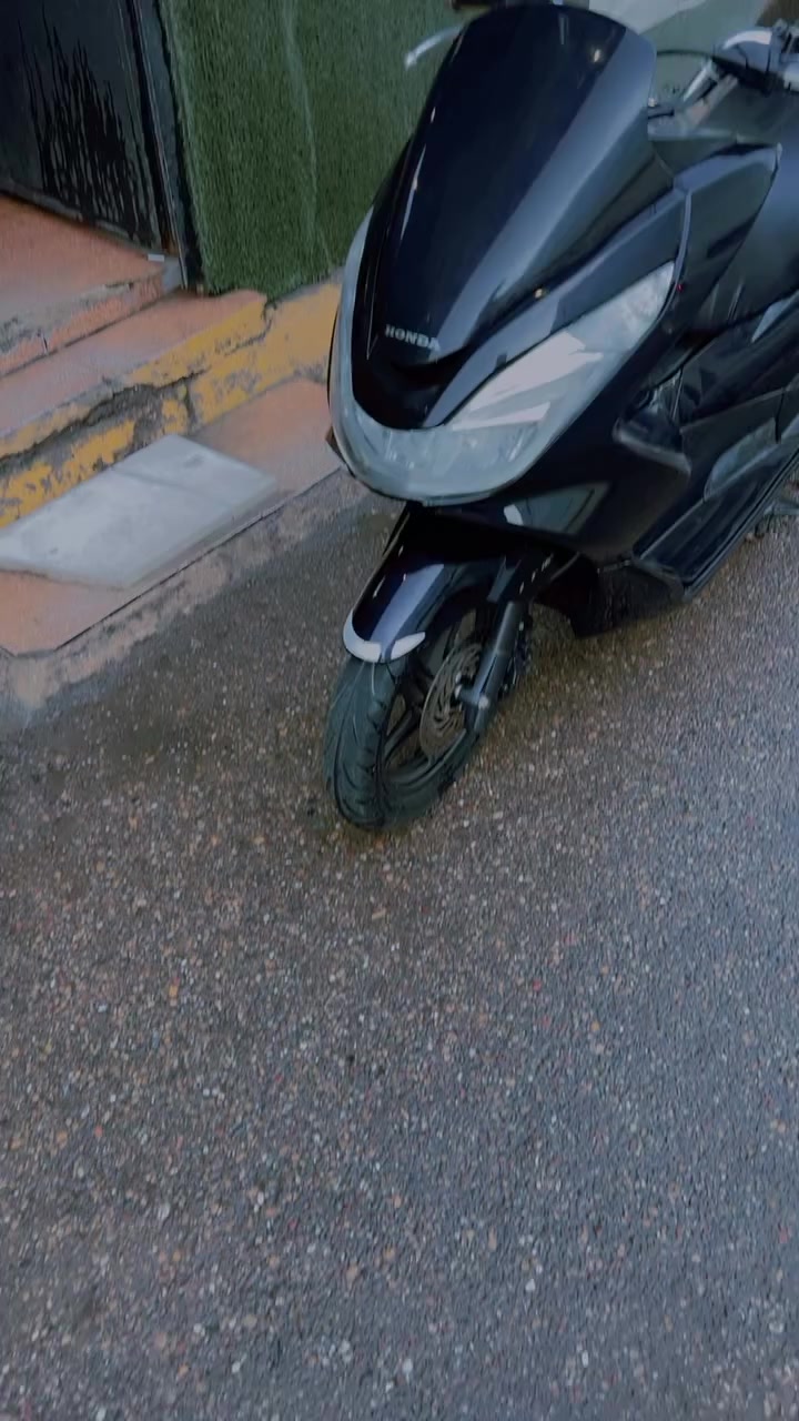 السلام عليكم للبيع دراجه pcxجيل الثاني ياباني اصلي دراجة مال رمبه ماخذها رمبه الدراجه على  ايدي حجم مكينه 150ياباني الاصلي دراجه جديده مال جناي 
ياباني الاصلي دراجه كامله أستان كهربائي حساس ازدحام ٢ دراجه  جديده الدراجه مكينه لوك برغي ممفتوح بيهه شلعه معدل خير من اللّٰه دراجه تكول جديده بمعنئ الكلمه واحلا من الصور  دراجة مكينه مكفوله اي نقص مابيه
السعر 13  
اي استفسار ***********
