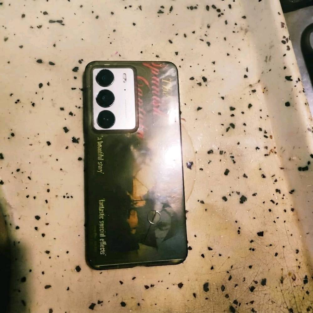 ريلمي Realme C75 للبيع
السلام عليكم.. عندي جهاز ريلمي Realme C75 للبيع.
الذاكرة: 256 جيجا.
الرام: 8 جيجا + 8 جيجا إضافية.
البطارية: عملاقة 5828 ملي أمبير.
ملاحظة بكل أمانة: الجهاز واكع بالماي وصار بيه زلغ بالظهر موضح بالصور، بس هذا الشي ما مأثر على الجهاز أبدًا وشغال طبيعي 100%.
السعر: 135 ألف
الموقع: بغداد / مدينة الصدر (ما عندي توصيل).
للتواصل: ***********