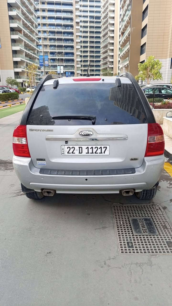 السلام عليكم 👋

سيارة كيا سبورتاج موديل 2008، محرك 6 سلندر 2700،  (كير ومحرك تبريد تدفئة)، حالة السيارة جيدة جدًا بدون أي ضرر أو صبغ.

- محرك 6 سلندر 2700
- كير ومحرك تبريد تدفئة كله خير من الله
- بدون أي ضرر أو صبغ
- السيارة جاهزة على آخر حبايه
- السعر: 110 وبيه مجال بسيط

المكان: بغداد
الرقم: بسمي، رقم اربيل
السونار: مرفق مع المنشور
رقم الهاتف: ‭0778 313 4381‬
