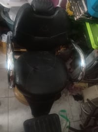 كرسي حلاقة • للبيع