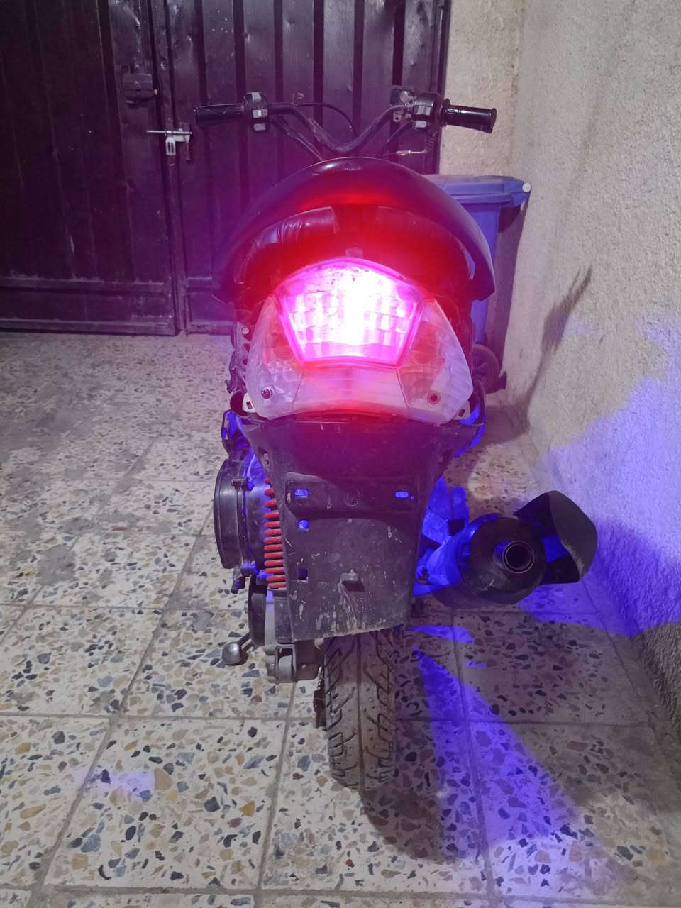 السلام عليكم ماكس عدله للبيع دراجه كامله ما بيها اي نقص مكينته اول  بارحه كابريتر جدجد ملف جديد كويل جديد ويال جدجد كور جديد شلعه معدل شكد الكاعع شغال سلف نقصه قبغ هندر فقط السعر 400 وبيه مجال مكاني سبع البور شارع بلقيس متواجد خاص 24 ساعه ♥️👍🏼


**إذا كنت صاحب هذا الإعلان وتريد حذفه لأي سبب، رجاءا أرسل رسالة إلى الدعم الفني**