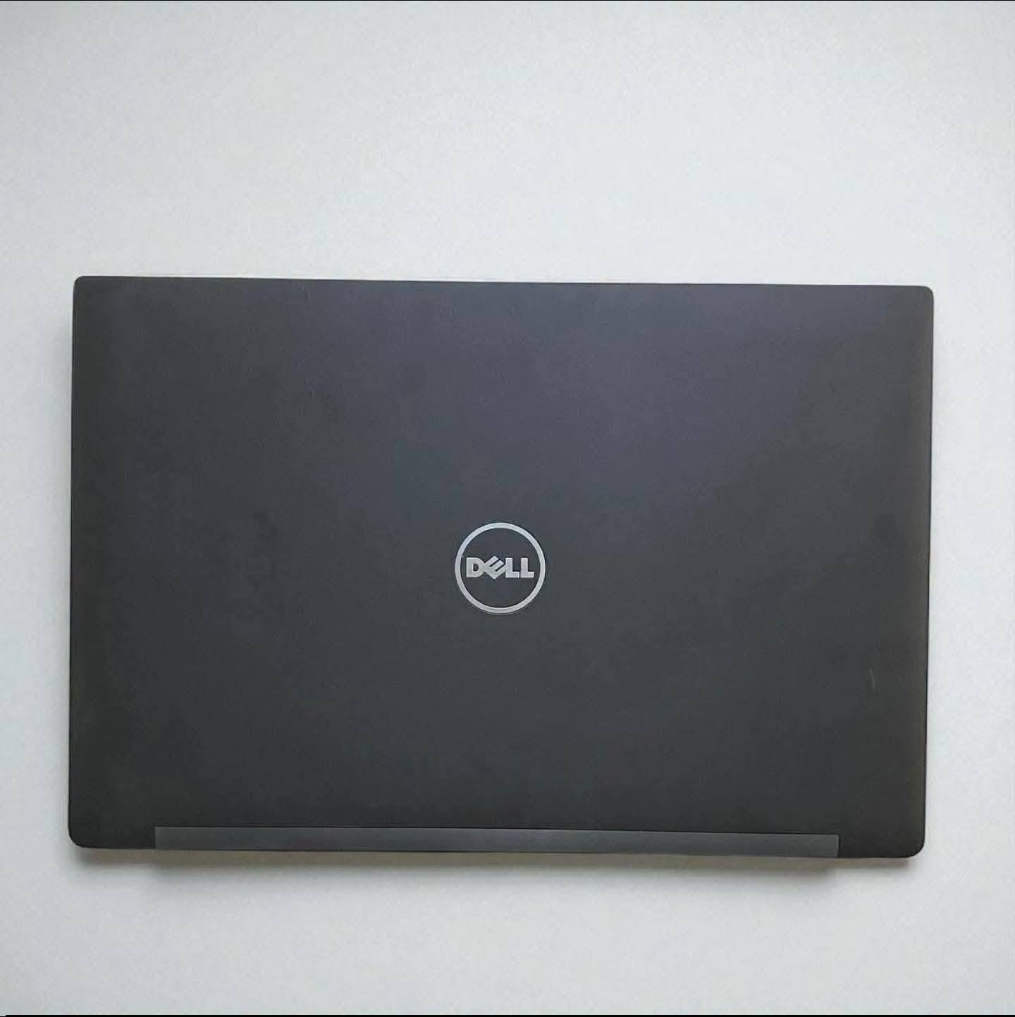 لابتوب Dell Latitude 7480 💻

✨ المواصفات: 
⚜️ المعالج: Intel Core i7 الجيل السابع (فئة U) 
⚜️ الرام: 8GB DDR4 
⚜️ التخزين: 256GB SSD 
⚜️ كرت الشاشة: Intel HD Graphics (مدمج) 
⚜️ الشاشة: 14 بوصة FHD غير لمس

🎁 الهدايا والملحقات:
 • حقيبة لابتوب 
 • شاحن لابتوب 
 • ماوس 
 • ماوس باد 
• تغليف احترافي (داخل كرتونة) 

🛡️ الضمان والخدمات:
 • فحص المقارنة والنظافة قبل الاستلام عند المندوب ✅
 • ضمان أسبوع كامل بعد الاستلام
 ✅ • تنصيب ويندوز حسب الطلب مع جميع البرامج الأساسية وOffice مثبتة 

📌 مناسب ل: الدراسة الجامعية، الأعمال المكتبية، التصفح، مشاهدة المحاضرات، استخدام برامج الأوفيس، البرمجة الخفيفة، والعمل اليومي.

العنوان بغداد الامين الثانيه 
واتساب: ***********
💰 السعر: 260,000 دينار عراقي فقط
