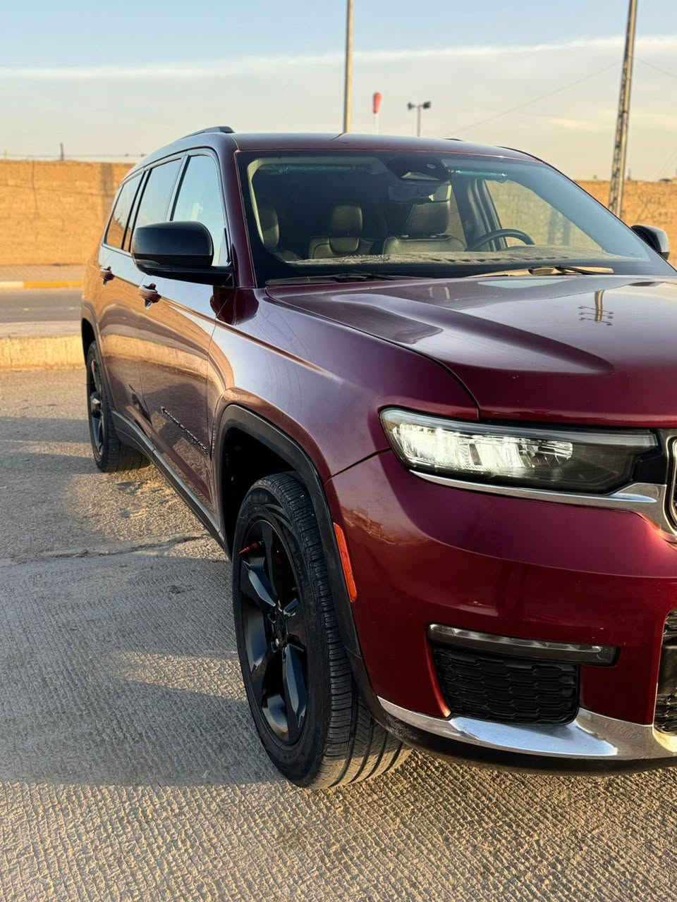 للبيع
جيب كراند شيروكي ليمتد 7 راكب موديل 2023 وارد أمريكي حادث جاملغ وبنيد وحافة باب السايق يعني 3 قطع مكينه 6 سلندر بدون رقم فحص موقت تترقم جميع المحافظات 

المواصفات

مكينة V6 3.6

دفع رباعي 4X4

بصمة 4 ابواب وجنطة

بصمة تشغيل

تشغيل عن بعد ويل قياس 20 انج

شاشة كبيرة قياس 10.1 انج

نظام الخرائط GPS

لوحة القيادة ديجتال

5 كامرات 360 درجة

كاميرا للمرآة الداخلية

رادار امامي وخلفي وجنبي نقطة عمياء تحديد مسار قيادة ذاتية

مانع تصادم خلفي وامامي

حساسات خلفية

توقف ذاتي

هائد بريك كهرباء دكمة

Auto Start نظام

كشنات جلد منفصل VIP

الكشنات الأمامية تحكم كهرباء وخزن ميموري وتدفئة و تبريد كشنات خلفية تدفئة

تحكم ستيرن جهتين

ستيرن شفتات وتحكم كهرباء

شاحن وايرلس

إنارة داخليه محيطيه

لايت زنون LED

كشافات زنون LED

رادار جانبي وخلفي 

للاستفسار
***********
