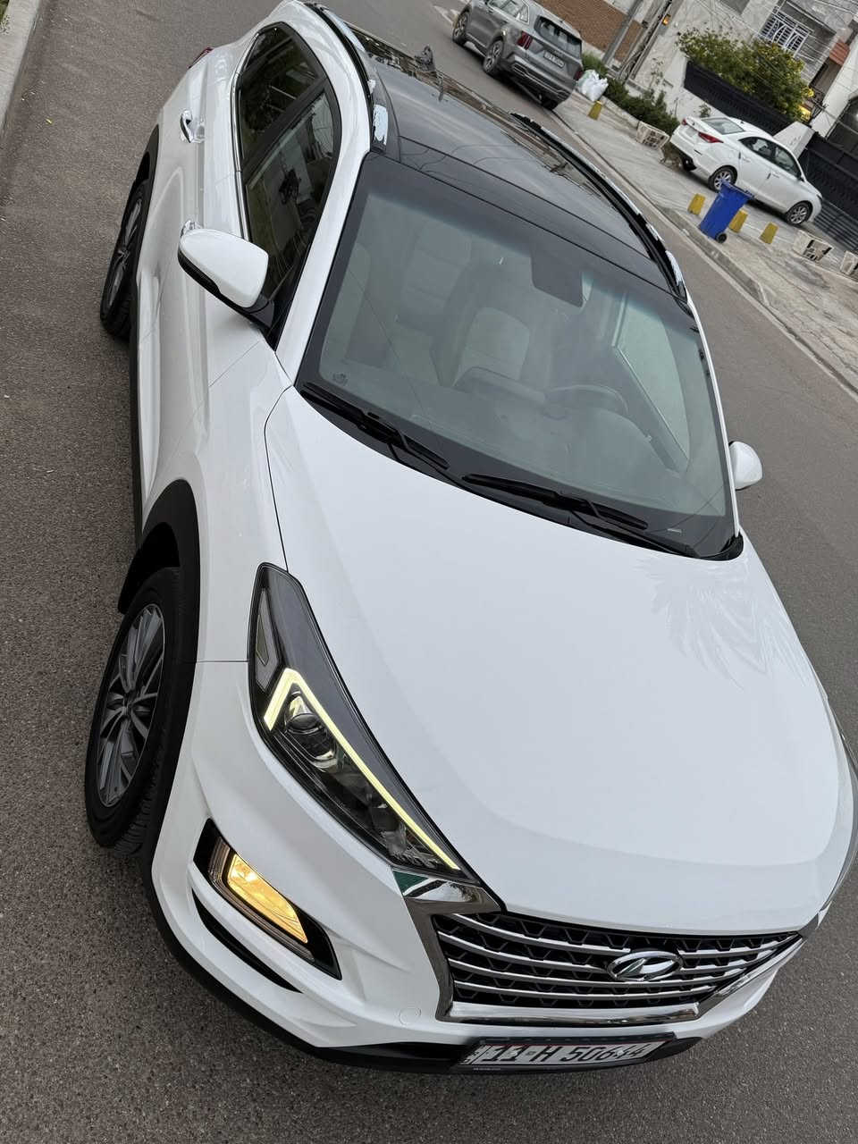 اخوان السلام عليكم.
عندي هونداي توسان 2019. الكاصد 
ماشيه 62 الف فقط. 
بنوراما 
كراسي كهرباء 
نفكيشن نظام خرائط 
شاشه ابل كار بلي وكامره دواره 
مقاعد جلد 
حساس خلفي امامي 
شاحن واير ليس 
فول تحكم استيرن 
بصمة. وترحيب 
ومري الجوانب كهرباء اوتو 
السياره مكفوله كفاله عامه من الصبغ والتبديل ولضربه. بيها فقط بارد بل باب لخلفي ليمنى على كد شبر فقط ولباقي كفاله عامه. للاخير السياره بأسمي. ارقام وسنويه وهزه وكلشي جديد 
عارضها ب198 ورقه وبيها مجال بسيط 
***********
