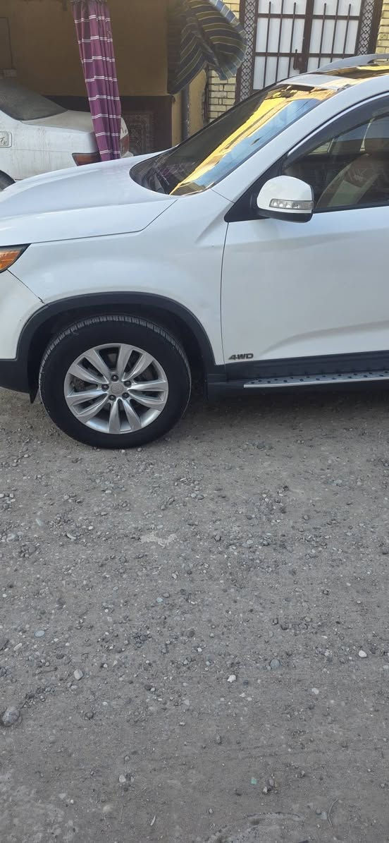 السلام عليكم سورنتو موديل 2010 كويتي
فول مواصفات
بانوراما قطعتين
 محرك 6 سلندر 7راكب
ماشيه 243
بصمه تشغيل
بصمه ابواب
 بصمه الصندوق لخلفي
لدواخل لونين 
كشنات جلد اصلي
وكرسي السائق كهرباء
يدات نيكل بلاد 
دفع رباعي
زراك لايت
لد امامي 
لد خلفي
حساس خلفي 
 تدفئه تبريد 3 قطع تبريد اشاير بلمري مري شفط
تبريد بيانو لمس تحكم  منفصل لعبري ولسايق
شاشه وكامره 
تحكم ستيرن
تحكم سرعه 
هاند بريك رجل 
جام اوتو 
مرئي الوسط تعتم  تايرات جديده
 لسياره مكفوله ما عدا باردات بسيطه  والسونار موجود بلمنشور 
رقم بغداد وبسمي
العنوان ميسان 
السعر 160 وبيه مجال قليل  ***********
