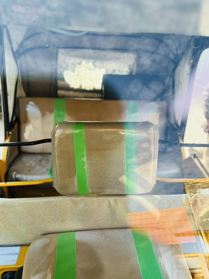 سلام عليكم تكتك للبيع 21محسوبه على 22 تكتك خير من الله مكينه كير كفاله. رقم رسنويه إنكليزي (كربلاء ) بسمي تحويل مكان بغداد الشعب قريب على سما بغداد بيه ملاحضه او قطه صبغ  مشر بصوره 
السعر 8 ملاين وبيه مجال قليل 
رقم الهاتف ***********
