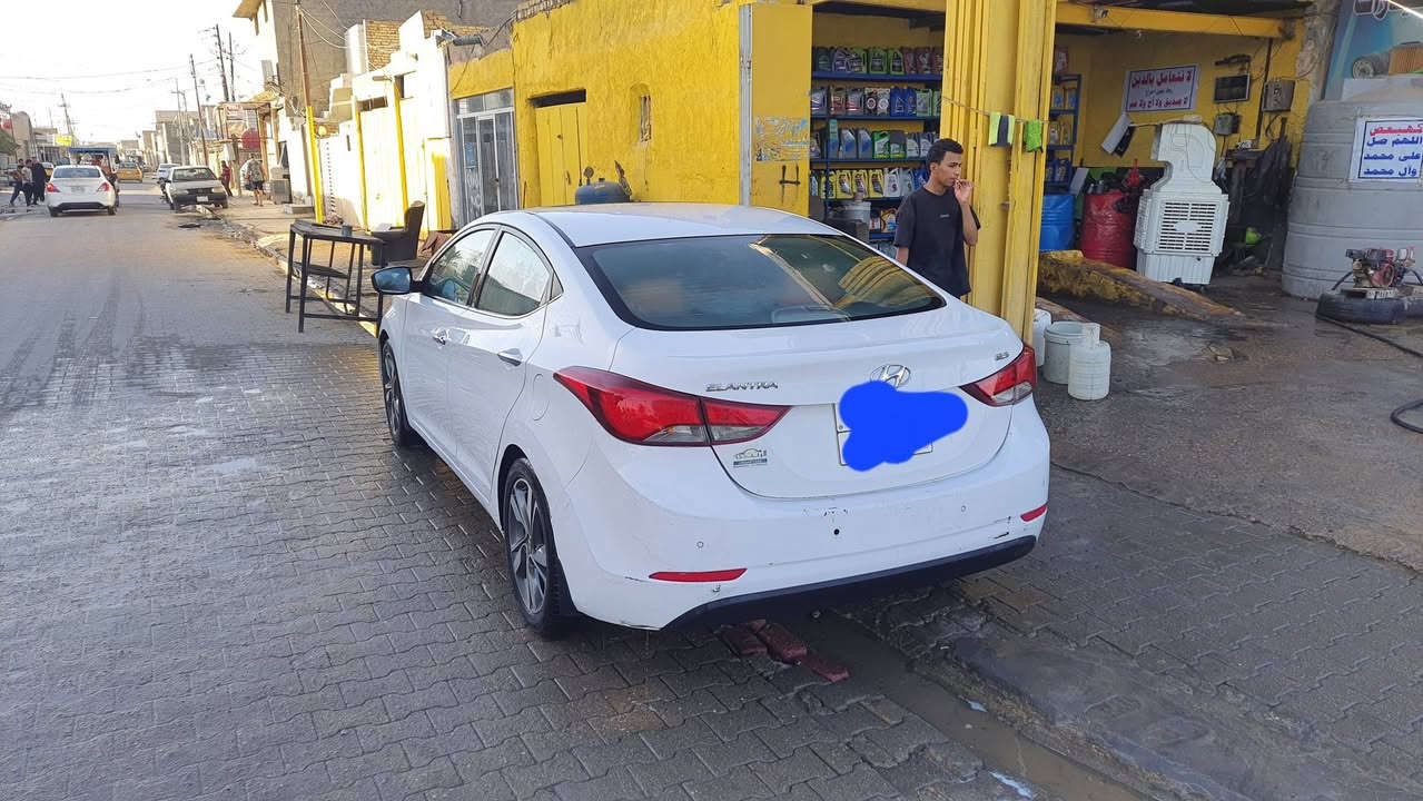 إلنترا ٢٠١٤مكفولة فول بصمة فتحة تبريد قطعتين كشتات جلد وكهرباء السعر ١١٥ وبيها مجال تليفون *********** مكان نجف
