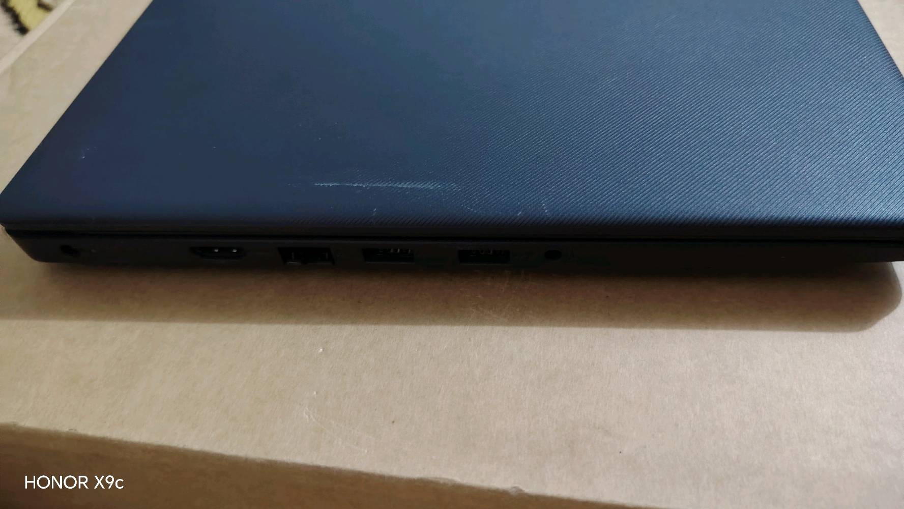 للبيع لابتوب ديل جديد استخدام ايام قليله فقط
الموصفات
Core i3 الجيل 11
رام 8GB
SSD 256GB + HDD 1TB
مع الشاحنه الاصلية 
السعر 450 وبي مجال
***********
الكوت