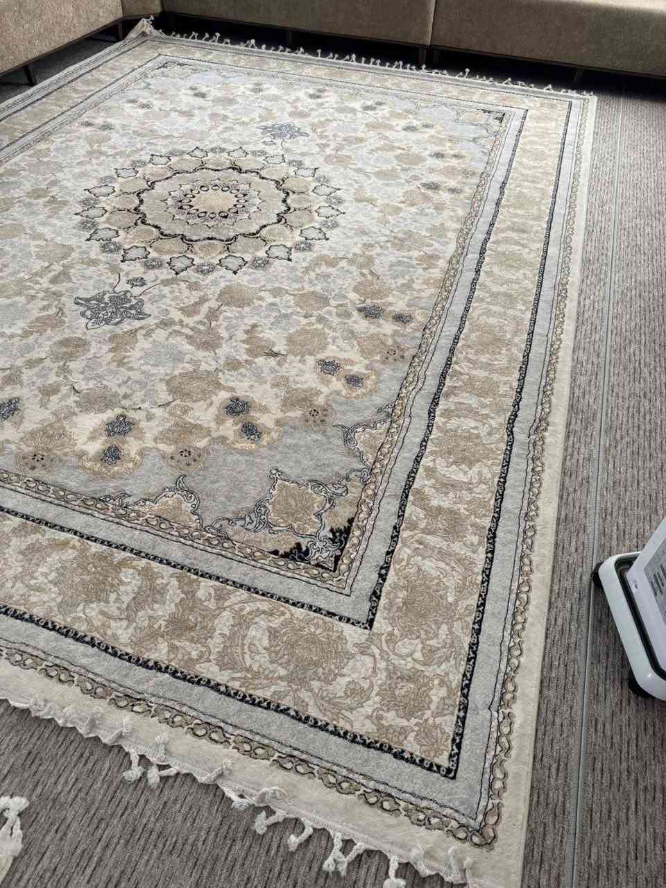 وو فەرشم هەیە لۆ فرۆشتن یەکیان ٣ بە ٤ یەکیان دوو نیو بە سێو نیوە هەردووکی نوێیە و بە ٢٢٠ هەزار دەفۆرشم و کەمەک مەعامەلەش تێدایە


**إذا كنت صاحب هذا الإعلان وتريد حذفه لأي سبب، رجاءا أرسل رسالة إلى الدعم الفني**