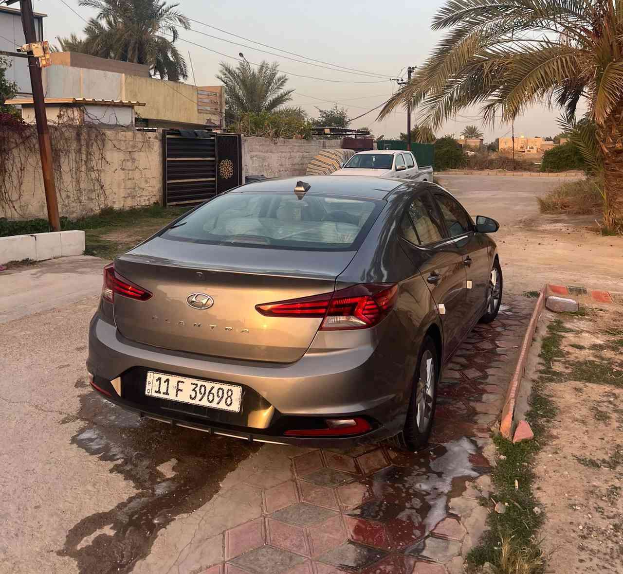 السلام عليكم النترا مديل  2020  لون رصاصي جديده ماشيه 67 فقط للبيع  مكفول من الجراد مابيها اي جراد رقمها بغداد انكليزي جديد بسمي  هزه جديده تحويل مباشر محرك وكير خير من الله جدد
محرك 2000 دوش المرغوب ✅
كير 8 نمر ✅
مابيها ولا شوي جراد ✅
3 انضمه قياده ✅
رادارات ✅
تحديد مسار✅
شاشه كبيره وكامره بلادي ✅
تبريد ثلج ✅
5 ويلكب ✅
تخم تايرات ✅
صدر امامي خلفي بوضع الوكاله ✅
ماشيه 67 ✅
السياره حيلل حيل جديده ومال بيت مماشيه هواي بعدها ع وضع الشركه حادثها شويه بل بنيد ونصبغ البنيد فقط باقي السياره كفاله عامه من كلشييي عله وضع الشركه ترايها مال زيرو السعر 125 
العنوان بغداد قرب مرور التاجيات غير متواجد عل نت  والواتساب فقط عل رصيد الشراي يتصل عل رقم ويتدلل 
***********
