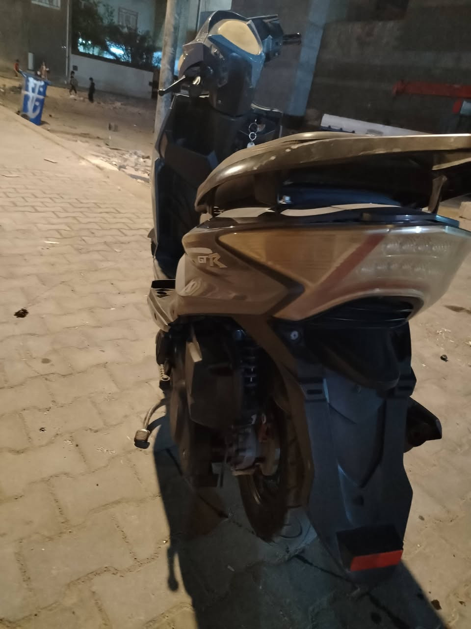 مرحبا دراجه جامبو اريد مراوس بشحن فقط
بشحن فقط دراجه حلوه 
مفتوحه اشاير وسلف شغلات بس يراد باتري اريدها مراوس ب ار 9  مكاني بصره شارع الوفود جسر دويد رقمي واتساب ***********
