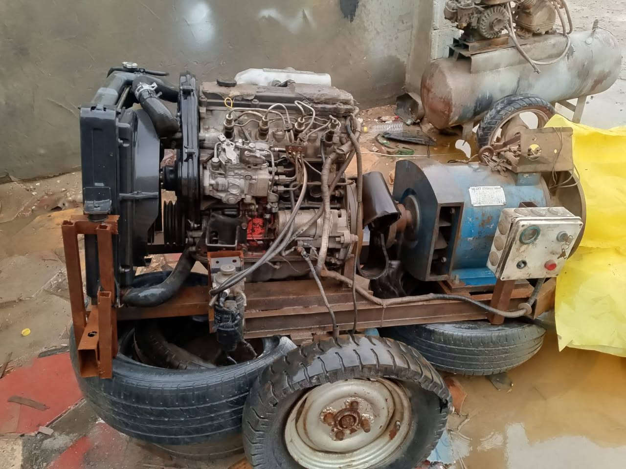 سلام عليكم مولده للبيع جنيتر 24 كيفي مكينه لادخان ولاتتقيص خير من الله بس فقط طلع ابراص بيهه وطفيتهه ابيع هل موجود مكان غماس ***********
