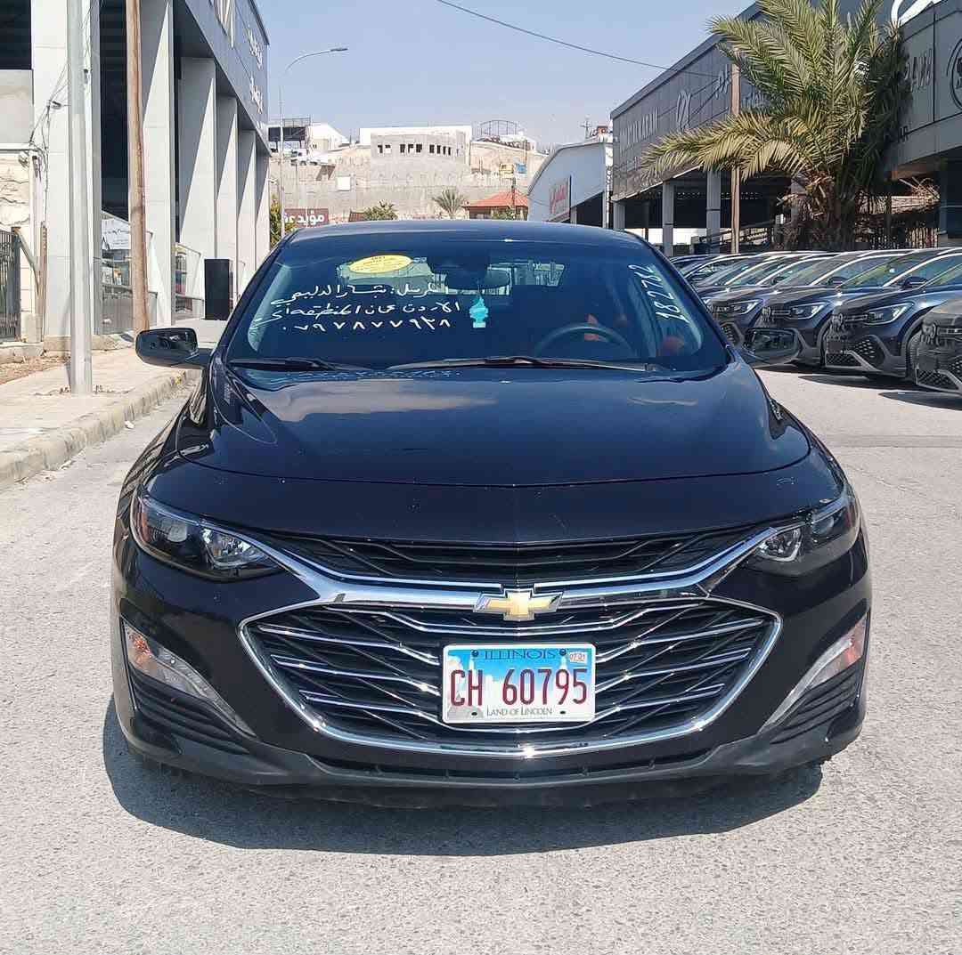 👑 الملكة الأمريكية وصلت.. للبيع سيارة (شيفروليه ماليبو) 2023 👑
​لكل الي يدور الفخامة، المتانة، والاقتصادية بالوقود.. سيارة بقمة النظافة والمواصفات المميزة:
​🔹 النوع: شيفروليه ماليبو (Chevrolet Malibu)
🔹 الموديل: 2023 (دخول جديد)
🔹 المحرك: 1.5 لتر تيربو (Ecotec) – عزم قوي جداً مع اقتصادية عالية بالبنزين.
🔹 الداخلية: جلد بلون أحمر ملكي مميز ونادر، يعطيك إحساس الرياضية والفخامة 🟥.
🔹 الوضعية القانونية: مرقمة (لوحات معوقين جاهزة).
​✨ أبرز المواصفات (فول عدا الفتحة):
​بصمة تشغيل + تشغيل عن بُعد بالريموت.
​شاشة لمس كبيرة تدعم Apple CarPlay و Android Auto (وايرليس).
​كاميرا خلفية عالية الدقة + حساسات بلادي.
​نظام تثبيت السرعة (كروز كونترول) للخطوط السريعة.
​تحكم ستيرن كامل + تكييف مركزي قطعتين.
​أنظمة أمان متكاملة (مانع انزلاق، رادار ثبات، إيرباغات كاملة سليمة).
​🩹 حالة البودي (الضرر):
​جاملغ ونص البنيد (تصليح درجة أولى، لغود وشواصي مكفولة والسيارة جاهزة من كلشي).
​📞 للاستفسار والتواصل:
السيارة متواجدة وجاهزة للمعاينة، للمزيد من التفاصيل أو السعر يرجى الاتصال على الرقم:
📱 ***********
