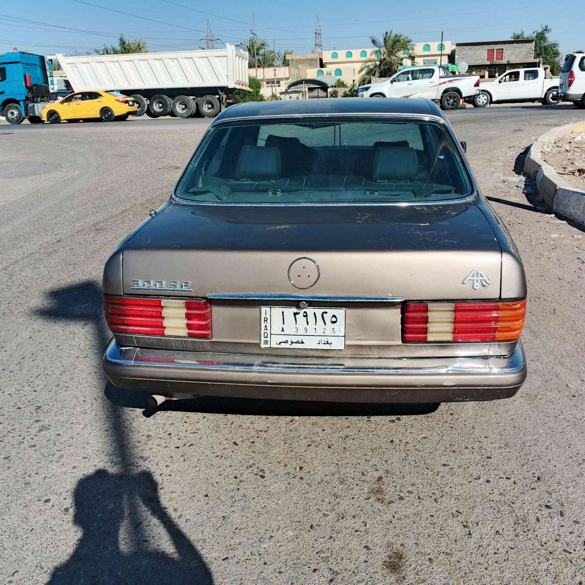 سلام عليكم اخوان عندي مارسدس جانبو حجم 300باب قصير موديل 1987 محرك بطه 2500ديلكو من شغل سياره الكير يخر عشر دقائق وبعدين تمشي طبعي والقاعدة مال الدبل مصلحه صدر نص عمر جام لامامي كهربائي الخلفي جوبي العنوان بغداد السعر 30وبيهاء مجال قليل رقم الموبايل ***********
