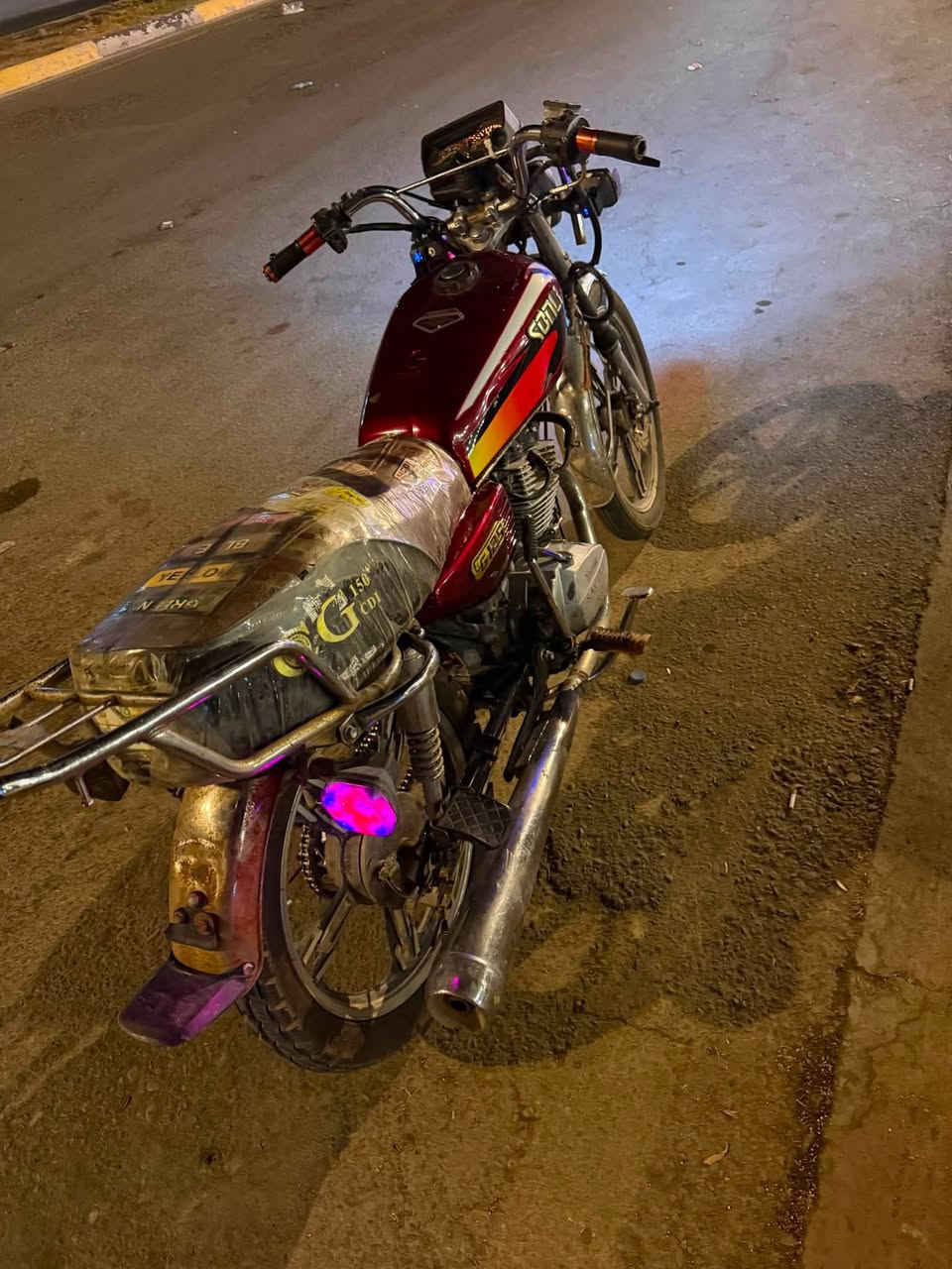 � للبيع 🚨
🏍️ دراجة سيفان موديل 2021

✅ شغالة كامل وما بيها أي نقص

✅ سلف وهندر شغال

✅ لا تبخير ولا تنقيص

✅ تايرات جديدة

✅ أوراق كاملة وياها

✅ دراجة عملية للشغل والاستخدام اليومي، توديك وترجعك وما توكفك بالطريق بإذن الله.

💰 السعر: 325 ألف (قابل للنقاش بالمعقول)

📍 المكان: بعقوبة

📞 للاستفسار:***********
