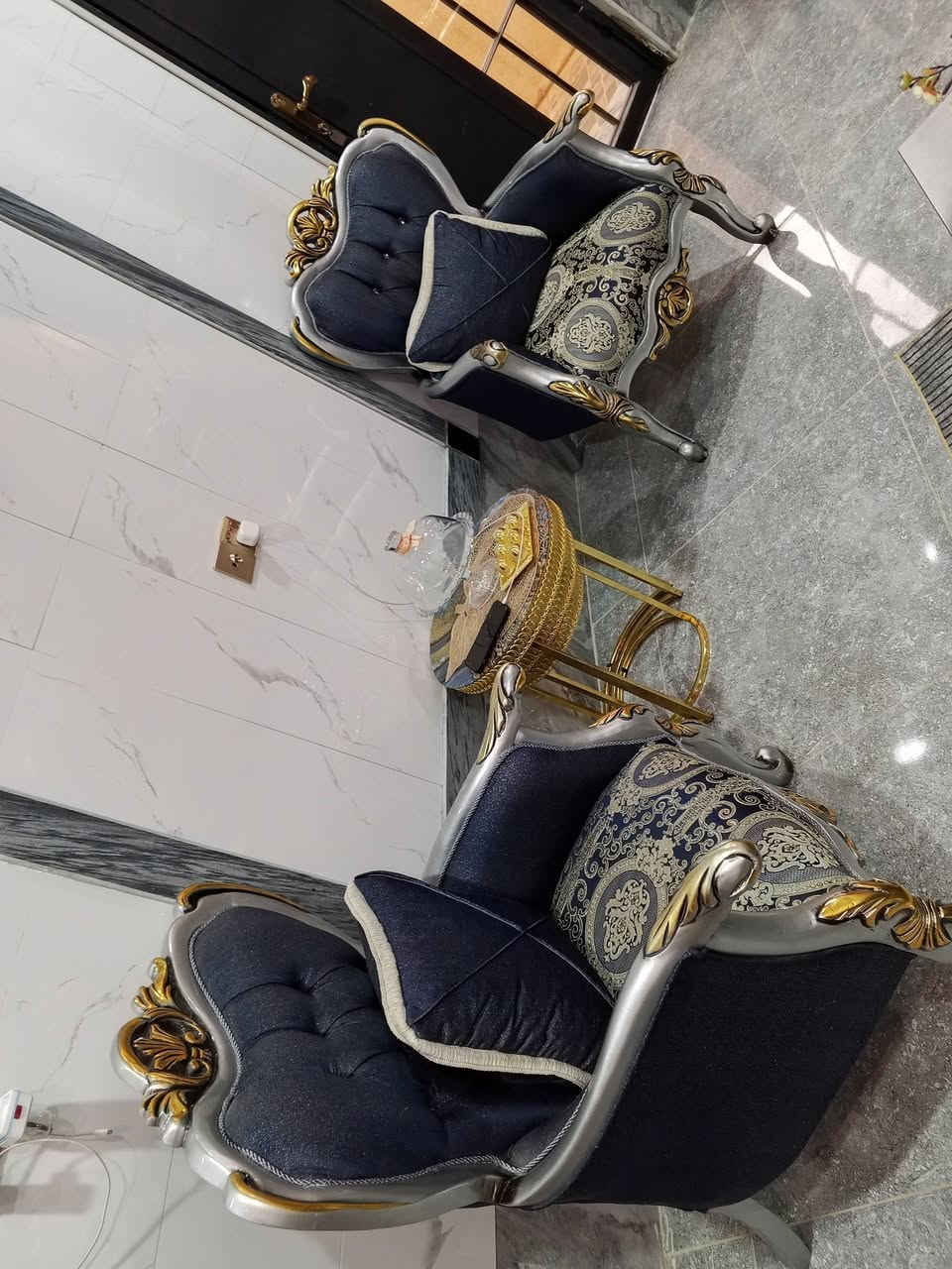 السلام عليكم طخم ملكي للبيع نظيف استعمال قليل وميز هم وياه قياس عشر مقاعد للتواصل خاص


**إذا كنت صاحب هذا الإعلان وتريد حذفه لأي سبب، رجاءا أرسل رسالة إلى الدعم الفني**