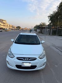 اكسنت 2012 بلو السياره جديده ومكفوله من الصبغ والتعديل والتبديل والبار...