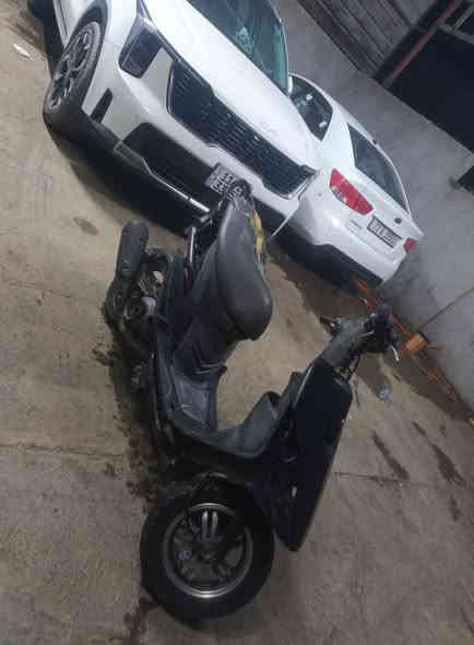 عدله مال لعب نضيفه الدراجه بيه مكينه حيل قويه مو شلون مجان شلعه ومعدل تجي وشوف كور وبوشه وبستم مال نوزل  حديث بس الدراجه كابريتر مكاني بل دوره رايدهه ٤٥٠ ***********
