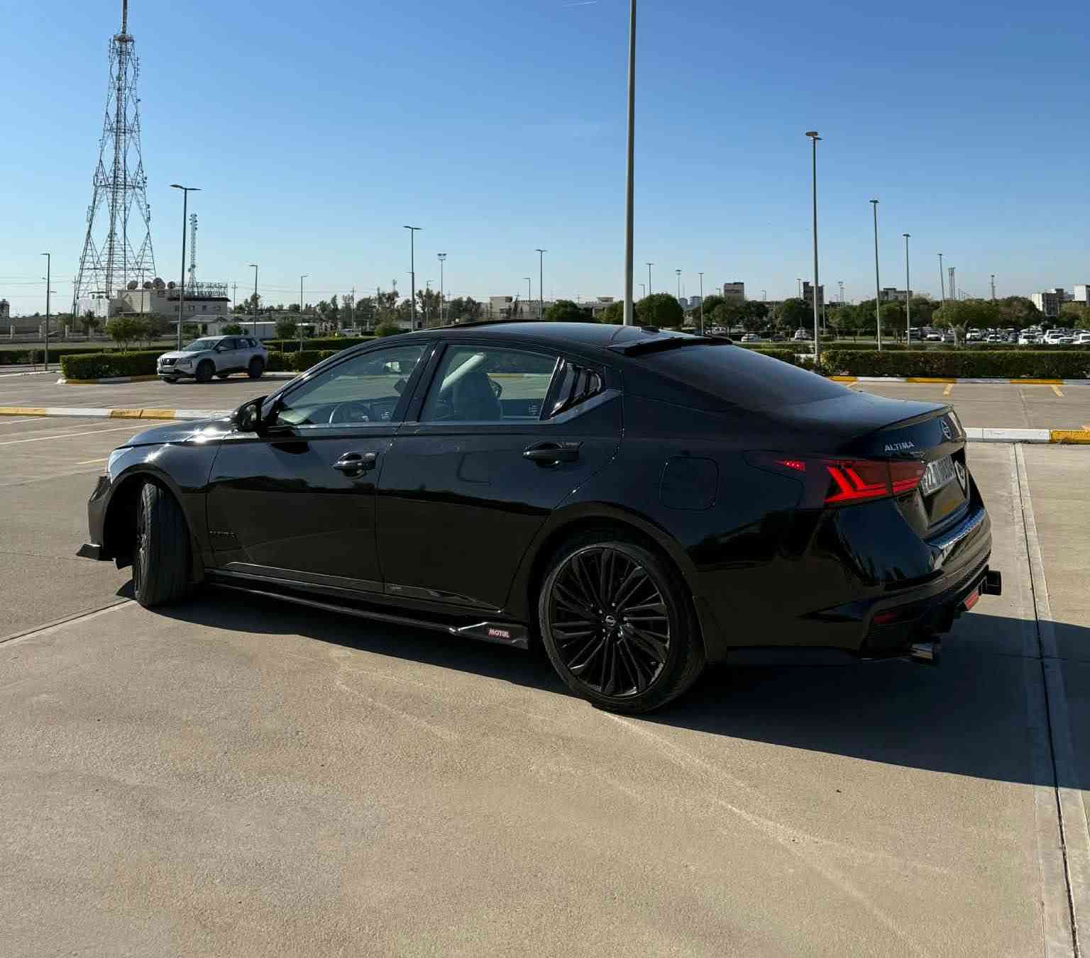 Nissan altima 2022 SL full muasafat
نیسان التیما ٢٠٢٢ 
مواسەفات SL رەشی قەتران
٢پارچەی بۆیاغە پارچێکی بەبیلادی گۆڕاوە
ئێرباگ یەک شانی سیستەمە پشتو پێش کەپس
هەموو گیانی بەشەرت سیارەکە بەناوی خۆمە 
٥٢٠٠٠ مایل ڕۆشتوە 
مواسەفات-سلایت-پشتو پێش رادار-ۆتۆستۆپ-ۆتۆهۆڵد-خەتی جادە-لایت زینۆن-بلاجگتۆر-برێک دوگمە-تەبریت لەمس-تەبریت مەرکەزی-کوشن هیتەر-سوکان هیتەر سەماعە BOSE-کوشن کامل جلد هەموو جوانکاریێکی بۆکراوە-نرخی١٧٥ وەرەقەو مەجال
ڕەقەم مۆبایل *********** whats app-viber أربيل, العراق
