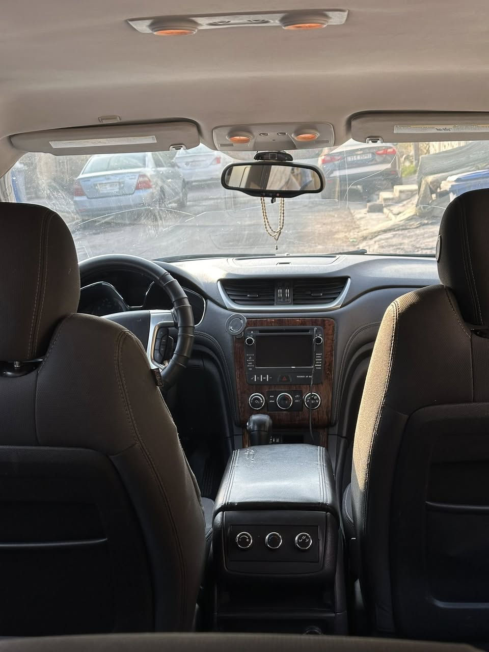 سلام عليكم    شوفو اترافاس موديل 14 السيارة 7راكب مواصفات فول ما عده الفتحه 
تحكم استيرن 
سياقه ذاتيه 
مثبت سرعه 
مانع النزلاق 
تشغيل عن بعد 
شاشه قارء العطال 
شاشه بلاديه 
كامره و حساسات 
تبريد مركزي 3 قطع منفصل 
ايرباكات سليمه بس واحد طاك 
بجم كبس 
حادثها بآب آلصدر و مبدل 
اشاير با مري 
لايت زون اصلي 
دوسه أصليه 
اسبايدر اصلي 
تخم تاير جديد 
كير و محرك و كهربائيات كفاله 
صدر 10/80
السعر130 مال مستعجل
*********** واتساب
