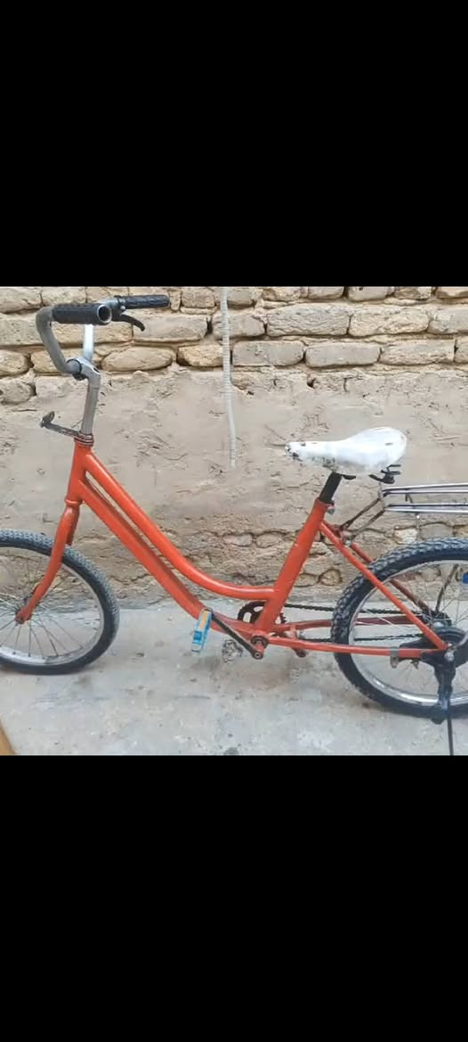 السلام عليكم عيني بيسكل حجم 20 ولبيسكل مصبوغ وسعر 50
رقم الهاتف :***********
