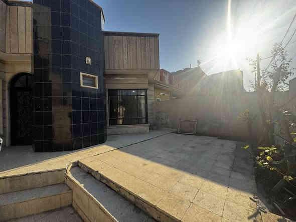 🏠 دار للايجار للايجار 

📍الموقع حي الوحدة 

المساحة 200 م 

الواجه 10❌20 

⬇️مكون من طابق واحد 

استقبال ومطبخ وهول وغرفة نوم واحدة وصحيات 

⬇️⬇️⬇️⬇️للاستفسار اتصل على الارقام ⬇️⬇️⬇️⬇️

👤فيس بوك #مكتب دلتا لتجارة العقارات 

☎️ كورك ***********

☎️ اسيا  ‭***********

📍باقي التفاصيل زورو مكتب دلتا لتجارة العقارات 

♦️سايدين الصديق  مقابل سنتر بغداد عمارة قاعة الخاتون للأعراس

⬇️ باقي العروض ومعرفة السعر 

داخل صفحة #مكتب_دلتا_لتجارة_العقارات
