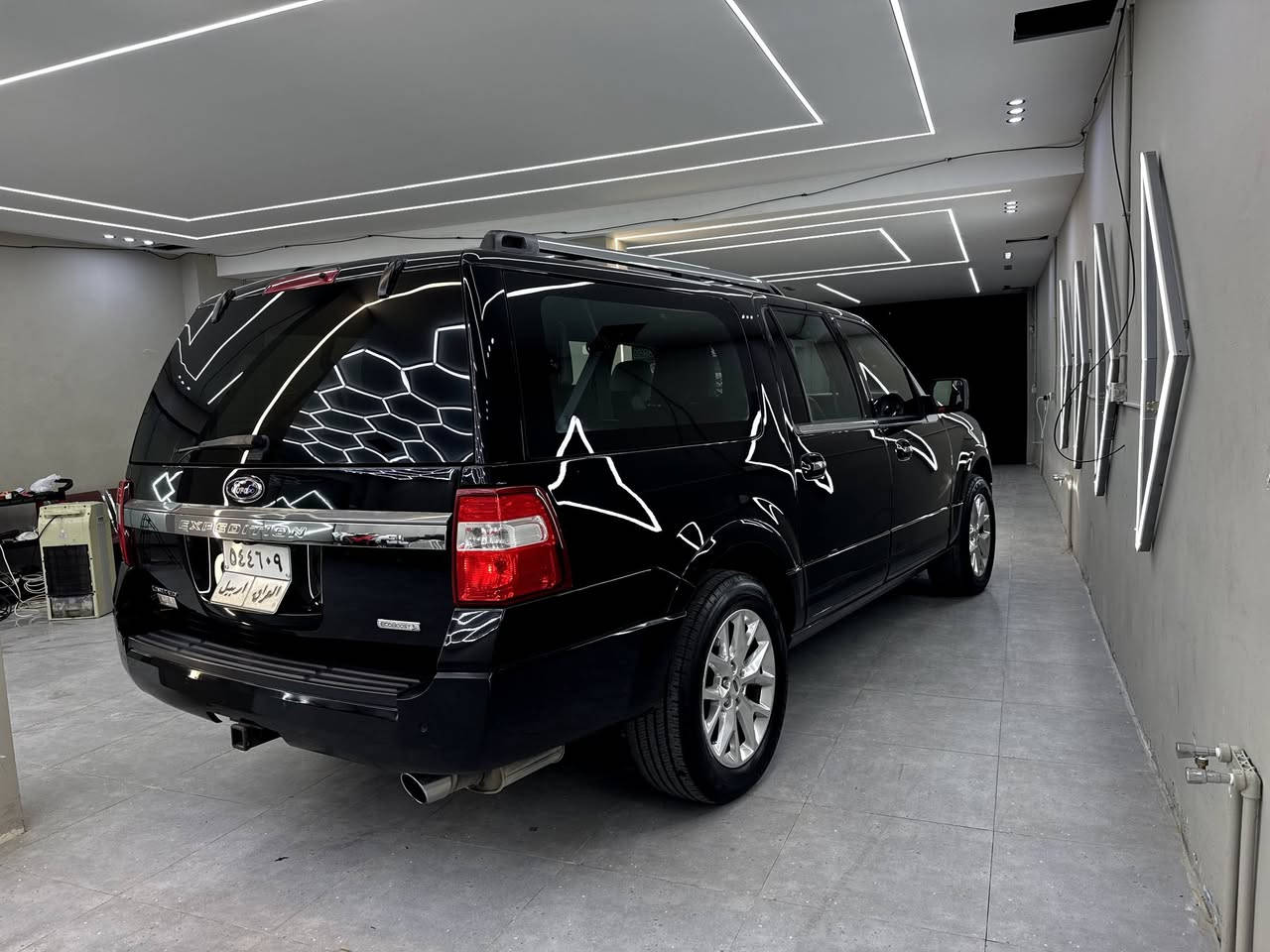 🖤سلام عليكم شباب انشالله الكل بخير🖤
Ford Expedition 2017 EL سيارتي للبيع 
‎مواسفات لمتد Limited EL🧿
CLEAN TITLE 

‎فول فول ١/١
‎شاشة كبيرة🖤
🖤دبل اكسل 4x4
🖤حساس امامي خلفي
🖤،كياجات ديجيتال
🖤 دوس كهربائية
🖤، كشنات جلد ووكهرباء و ميموري خزن
🖤سكف كنتارا/شاموا
🖤، كشنات خلفي و امامي تبريد تدفىه
🖤حته الكشنات الثالثه كهرباءي
🖤، بصمه، صندوق كهرباءي
🖤، تحديد سرعه
🖤، كاميرا خلفية
🖤،سلايد
🖤، حساس، إضاءة ليد ٧ الوان داخليه
🖤نظام اندرويد اوتو/Car Play
🖤، بلاجكتورات ليد د
وبعد مواصفات اخرى.... 
السياره حيل جديده و مابيه مصرف كير محرك تبريد دبل اكسل تحويل غرامه كله بشرط حته هزه هم جديده ٢٥٠ دينار متصرف عليه شرط السياره كلين تايتل بدون بدون لا صبغ لا بارد لا شخوط محلوه السياره بل باكيت حته دعاميات هم بشرط ماعده شبر بل دعاميه الخلفيه ماشيه ٩٠ الف و سعره ٢٠٨$ مكان السياره سليمانيه وبخدمتكم اني اسف عل اطاله.. 
‎
-***********

﷽سلاو هاوريان هيوام باشيتانه﷽
🖤Ford Expedition 2017⚜️🖤
مواصفاتی لێمیتیده EL  Limited
CLEAN TITLE
‎فول فول مواسەفات:ە
‎شاشە گەورە🖤
🖤دەبڵ اکسل ٤×٤
🖤،دۆسەی كارەبای
🖤،كوشن جلد کارەباێ خەزن میمورێ
🖤٣ رێز کوشن ٣م رێزێش کارەبایە
🖤،كوشنی پێش و دوا گەرم و سارد،
🖤بەسمە
🖤کێچ دیجێتال
🖤سەقف کانتارا/شاموا
🖤ناو ٧رهنگ
🖤،سنوق كارەبای
🖤،تحدید سورعە،
🖤،كامێرای دواوە
🖤،سڵاید،
🖤حەساس پیش ودواوە
🖤،لایت لید، بلاجكتۆ
زور زور مواصفاتێ تر....
‎هەموو گیانی بە شەرت مەكینە و گێڕ و كارەبای
غەرامە تەحویل هەزە تازە سەێارەکە بێ بۆیاغە تەنانەت دەعامێش بەشەرتە ٢٥٠ دێناری لی سەرف ناکەیت ٩٠ هەزار روشتوە نرخێ ٢٠٨$ ومەجال شونێ سلێمانیە لەخزمەتانام

-***********
