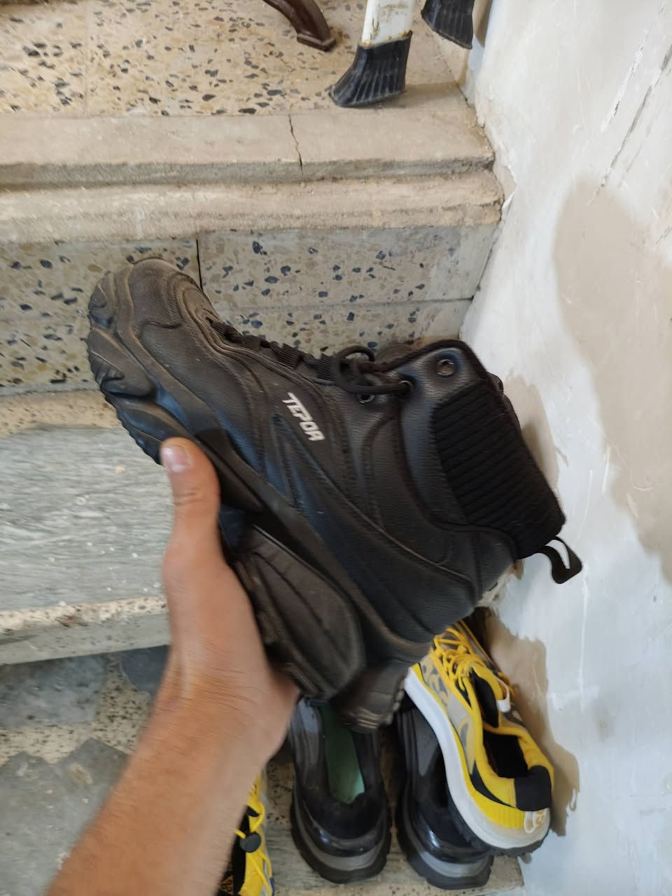 مرحبا اصدقائي
عندي تقريبا 11 اغلبهن ماركات  زوج باله نظافة فول قياساتهن من 40 الى 42 مشكل كلهن ب 50 قفل قفل 
توصيل ماعندي مكاني شعب ***********
