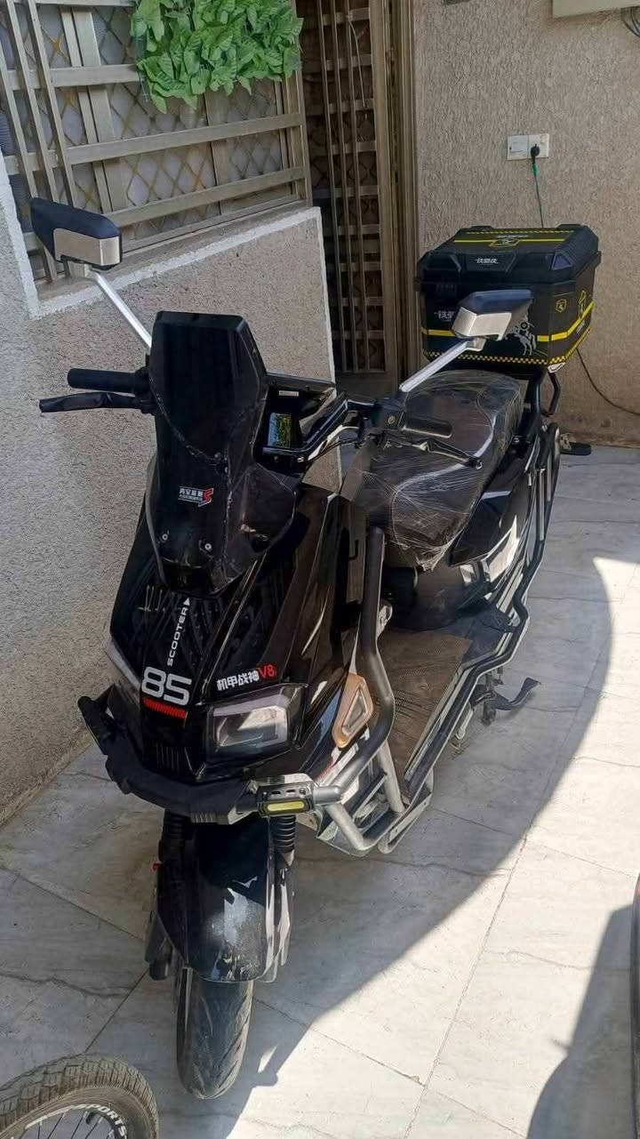 دراجه صاعقه شحن سعر٨٥٠
 عنوان بغداد شرطة الخامسة البياع 
وتساب ***********
 مستخدمه ٥اشهر
مواصفات تخبل
6 بطاريات جرافين 32 أمبير - 72 فولت
من
ماركة تيانينج الأصلية
تمشيك من 70 إلى 75 كم
سرعة توصل 85كم / ساعة
دراجة مدرعة بالكامل 360 درجة
صندوق خلفي هدية + صندوق داخلي
جبيرة
أنظمة ذكية
نظام البك
نظام الباركينغ
علي مساحة
مثبت سرعة
مانع سرقة
تشغيل بصمة
سويش
نظام TTS
جميع الكفرات فايبر كاربون ضد الكسر
جميع
أجزاء
الدراجة
ضد الماء بغداد, العراق
