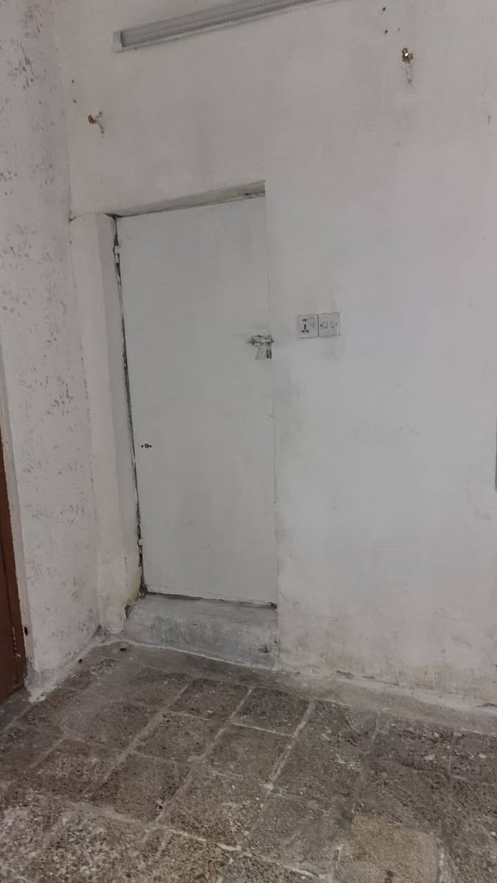 يا الله لهم صلي ع محمد والي محمد دار ٥٠ متر
طابو ملك صرف السعر 40وقابل التفاوض العنوان الزعفرانيه شارع المعهد ب القرب من مطعم تويتي 
‏‪***********‬‏ لبيت يعتبر خلف بس الباب وممر تري خلفي
