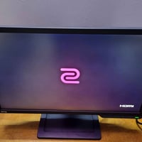 شاشة للبيع حجم 24 الهرتزية مالته 144 وسرعة الاستجابة 0.1 benq امريكية ...