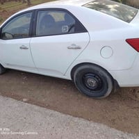 سيراتو ٢٠١٣لسعر ١١٠وبيها مجال مكان بغداد جسر دياله رقم صاحب السيارة ‭٠...