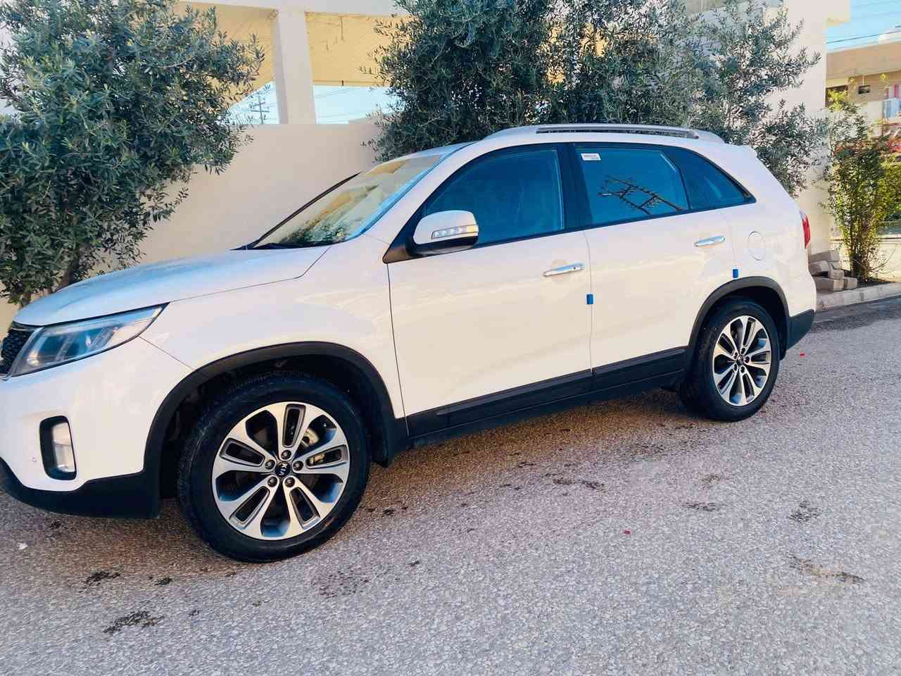 السلام وعليكم شباب
سعر مناسب 165 بيها مجال 
سورنتو 2015 بدون قطره صبخ 
كابون بنزين بيها
تايرات جديد
محرك وكير شرط
طخم جديد
هزه ورقم جديد
بسمي
كير محرك شرط اربعه سلندر 
سياره في بعشيقه
***********
يرهم مراوس
