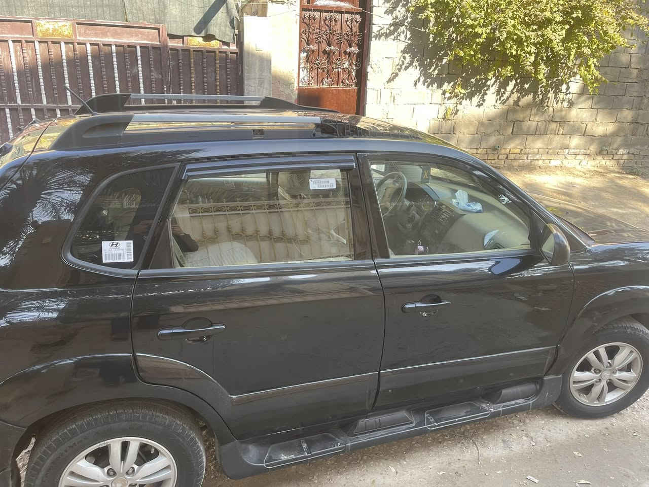 السلام عليكم
توسان 2009 للبيع السيارة نظيفة حيل بيها بس بنيد كلير وسونارها موجود
السيارة وارد خليجي فول شاشة وبانورما
رايدها ب 12,500$ وقابلة للتفاوض
***********
