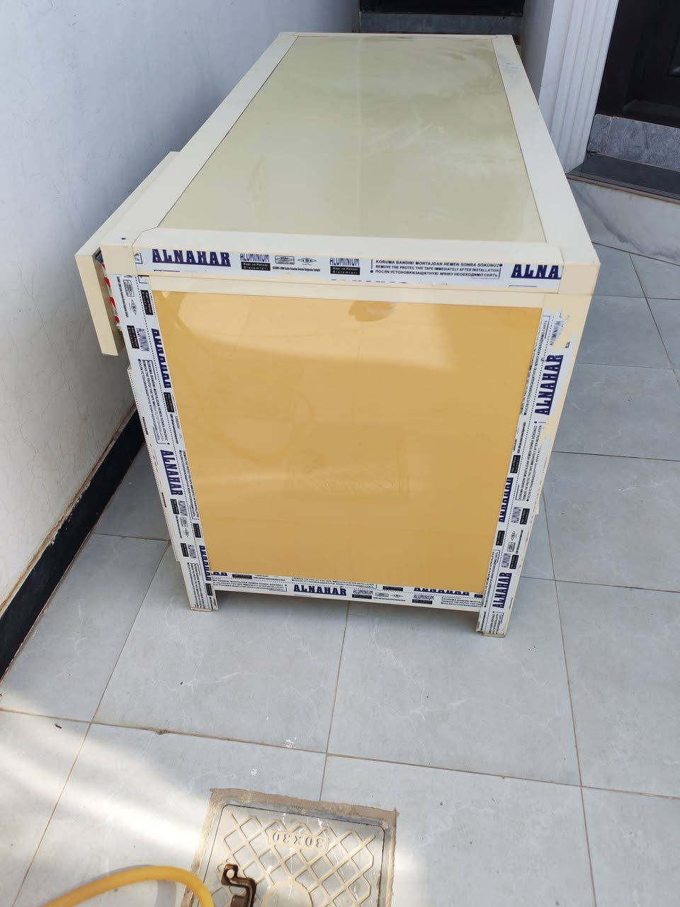 للبيع جديد مستعمل شي قليل تفاصيل الطول والعرض موضحه على الصور تواصل ع رقم ***********
