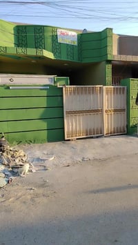 بيت للإيجار • ١٠٠م • بين الصحة ش٦٠