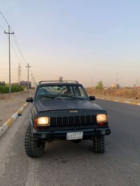 جيب  شيروكى موديل ١٩٩٠  رةقةم ئةسلى  دةبل ئةكسل گيروو مةكينة بةشةرت  ب...