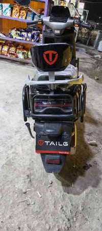 دراجه تيسلا نظافتها 100%100 مكفوله من كولشي وانطيك تراي العراق كوله دا...