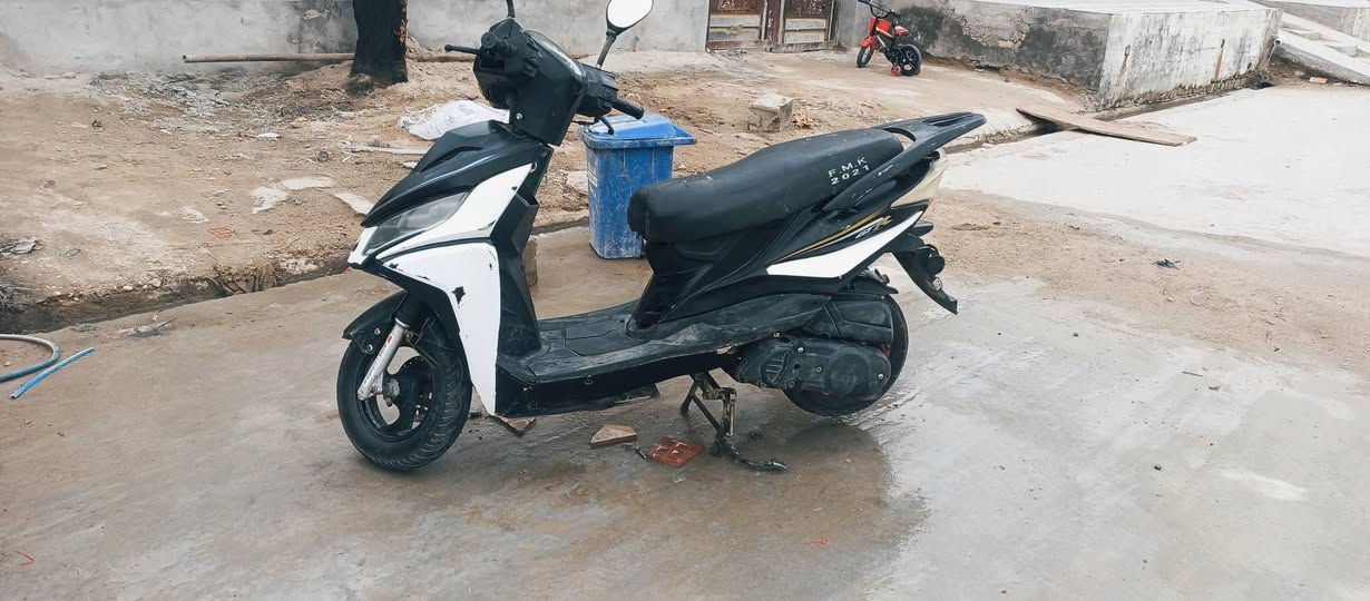 السلام عليكم دراجة سكنس شغاله كهربائية كله تشتغل سلف سعر ٢٥٠بيه مجال


**إذا كنت صاحب هذا الإعلان وتريد حذفه لأي سبب، رجاءا أرسل رسالة إلى الدعم الفني**