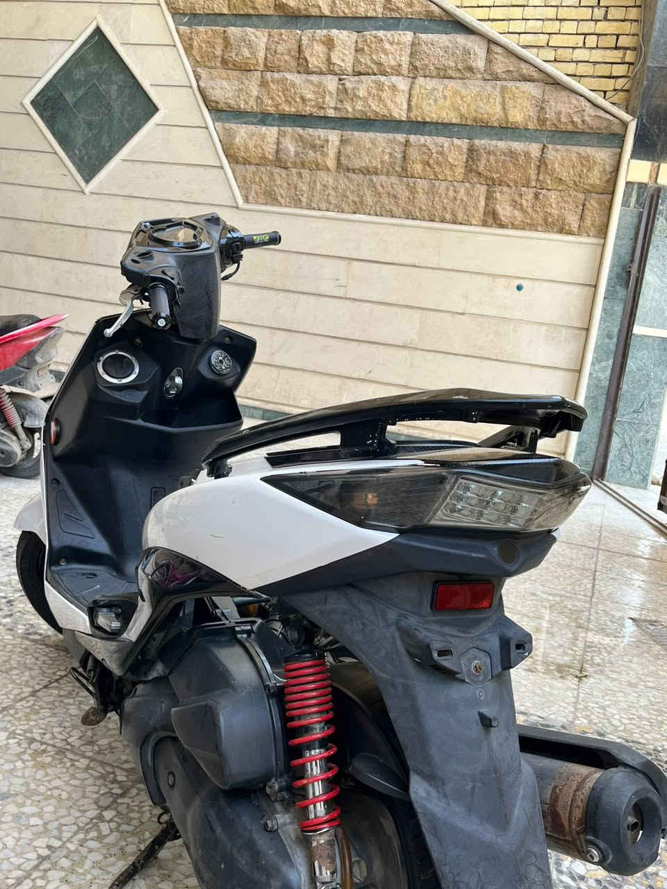 سكنس كوري
للبيع صالره 3 اشهر نازله من الرمبه وصله موجود 
كفاله عامه ب1400 وبيه مجال مكاني كربلاء
 مكلف بل نشر ‭0777 779 1565‬
