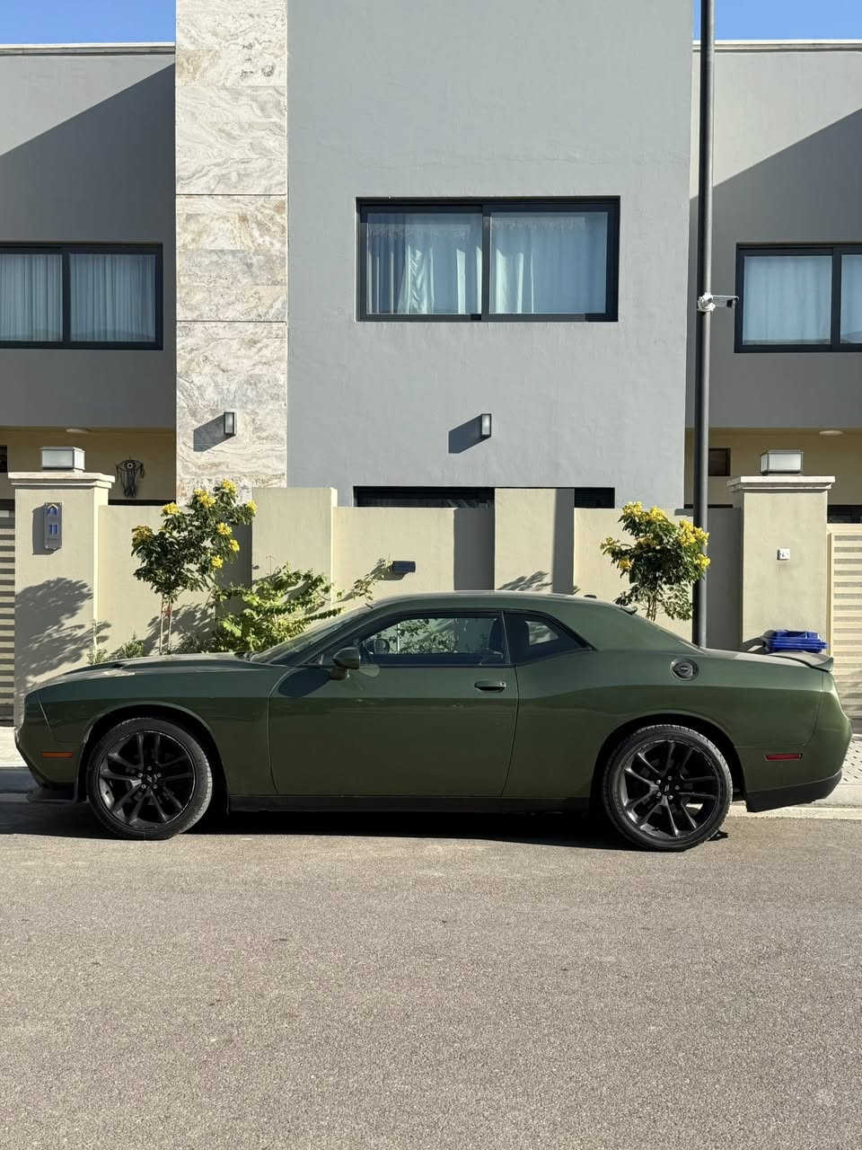 اللهم صلي على محمد وآل محمد
دوج جالنجر 2020 SXT 
رقم وهزه وسنويه جديد بسمي شخصياً 
السياره ستوك عل بلاد لا مهبطه ولا ملعوب بيها كير محرك تبريد كفالة
سياره نظيفة بمعنى الكلمة
ماشيه / 76 ميل
بجم كبس
قطعة وحدة صبغ جاملغ خلفي بدون ايرباك
صور الحادث بل منشور مع السونار 
السعر / 194 وبيها مجال بسيط
***********
مكاني بغداد/الصابيات/مجمع بوابة الكاظمية
