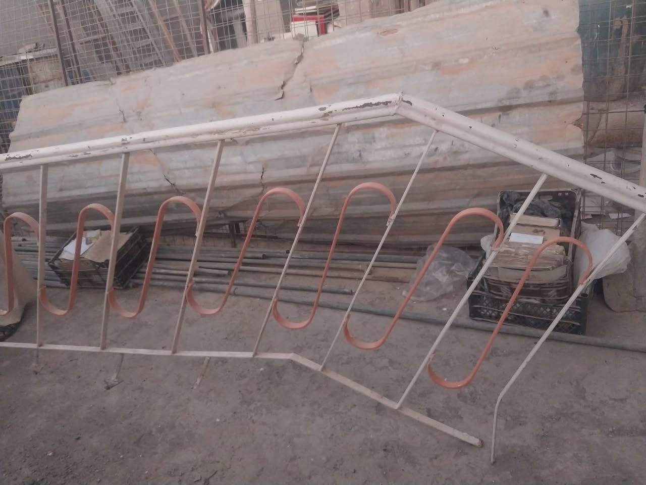 سلام عليكم غراض للبيع 
+964 770 275 8732
