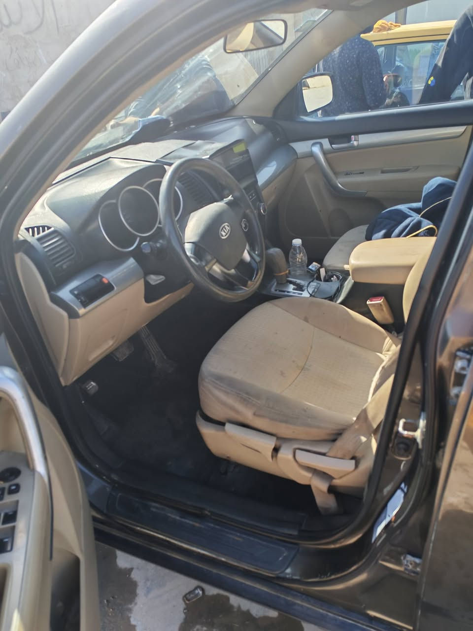 سلام عليكم بيع او مراوس سورنتو مديل 2012 وارد خليجي
1سبعه راكب
2اربعه سلندر مكينه جديده ستوني شاده 
3 بيه ضربه بل جاملق الخلفي ومصبوغه حزام باقي كله ليبل واحد 
4 مكاني ناصريه قضاء شطره 
5 استفسار واتساب او انتصال ***********
6 سعره ب115
